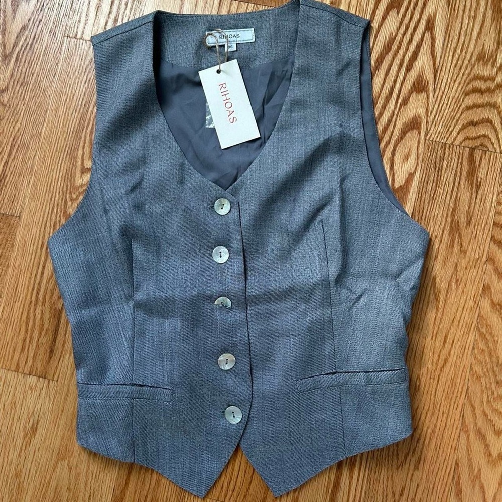 RIHOAS Gray Buttoned Tank Top